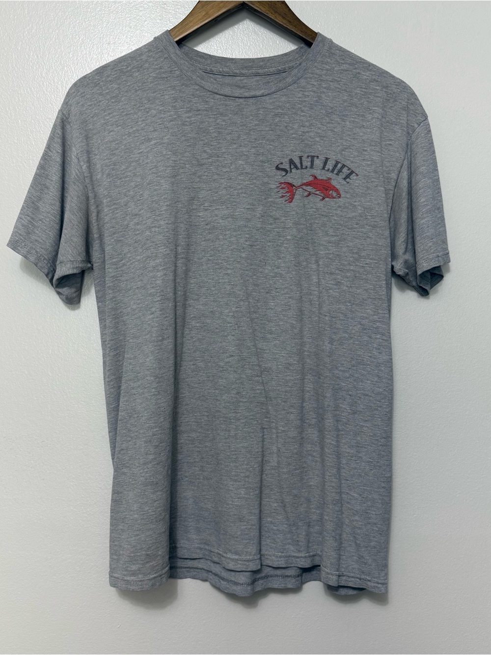 Salt Life Spicy Tuna Graphic Tee Size Medium T-Shirt Coastal Fishing Boating - Picture 2 of 6